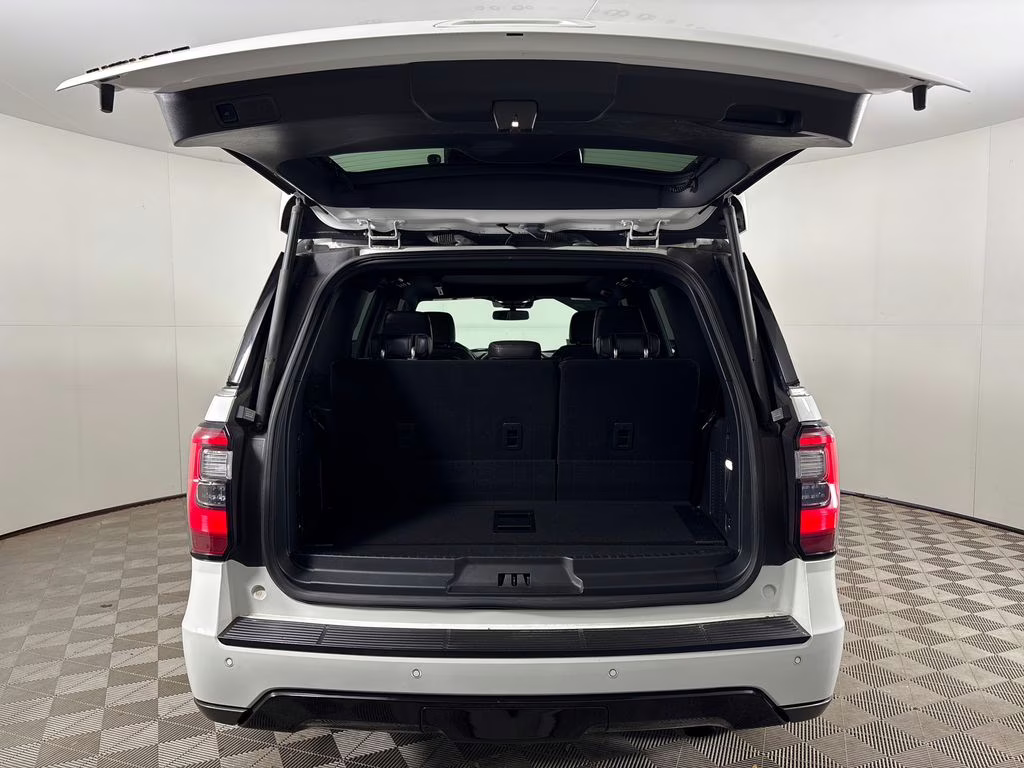 2021 White Metallic Ford Expedition Limited RWD SUV