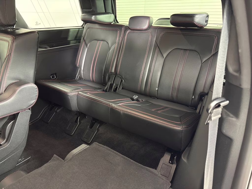 2021 White Metallic Ford Expedition Limited RWD SUV