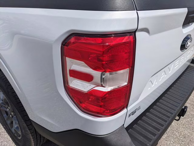 2026 Space White Metallic Ford Maverick XLT FWD Truck