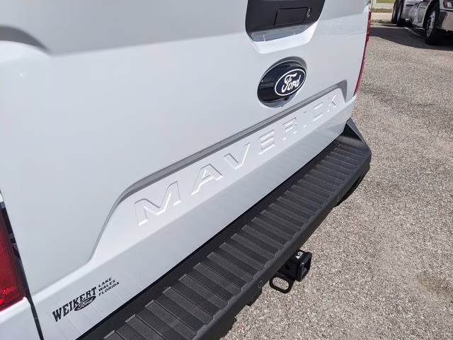 2026 Space White Metallic Ford Maverick XLT FWD Truck