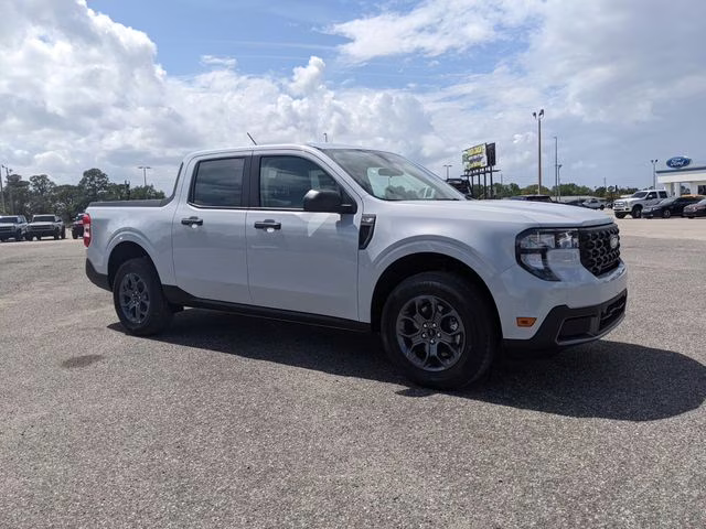 2026 Space White Metallic Ford Maverick XLT FWD Truck