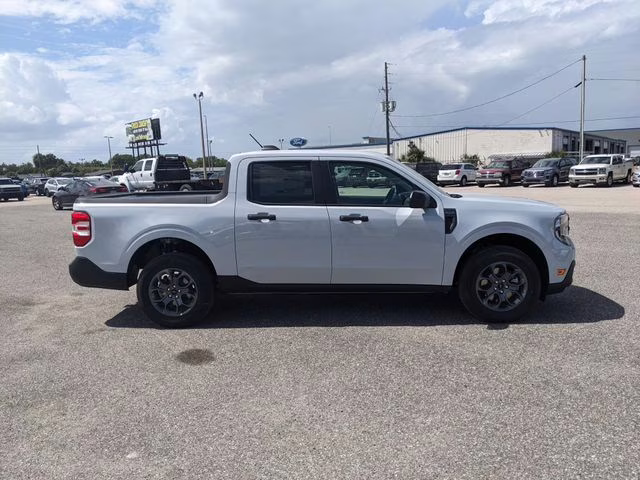 2026 Space White Metallic Ford Maverick XLT FWD Truck