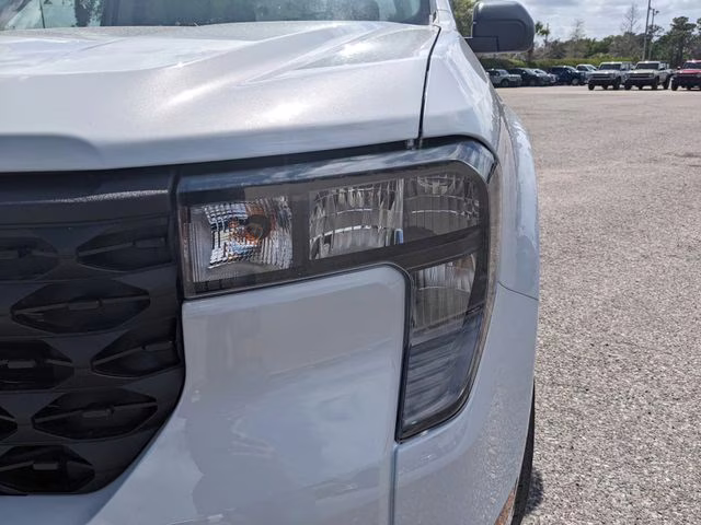 2026 Space White Metallic Ford Maverick XLT FWD Truck