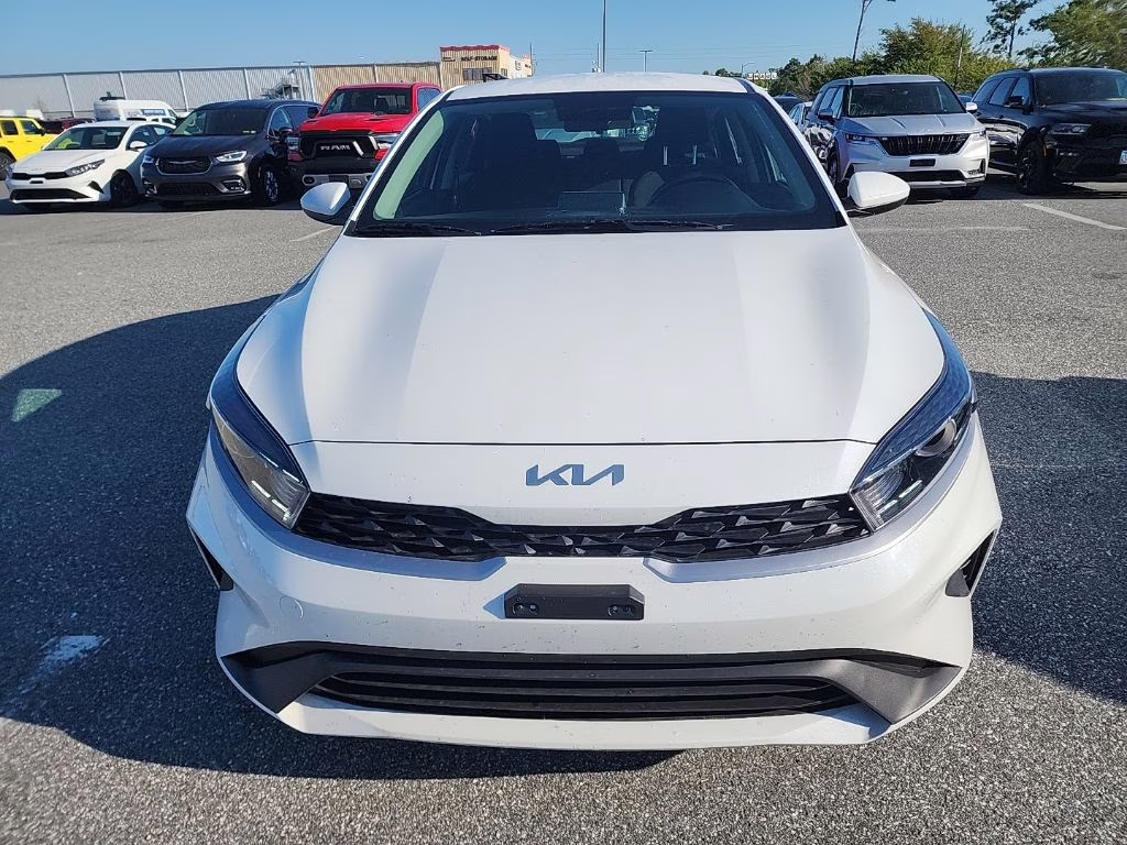 2024 Snow White Pearl Kia Forte LXS FWD Sedan