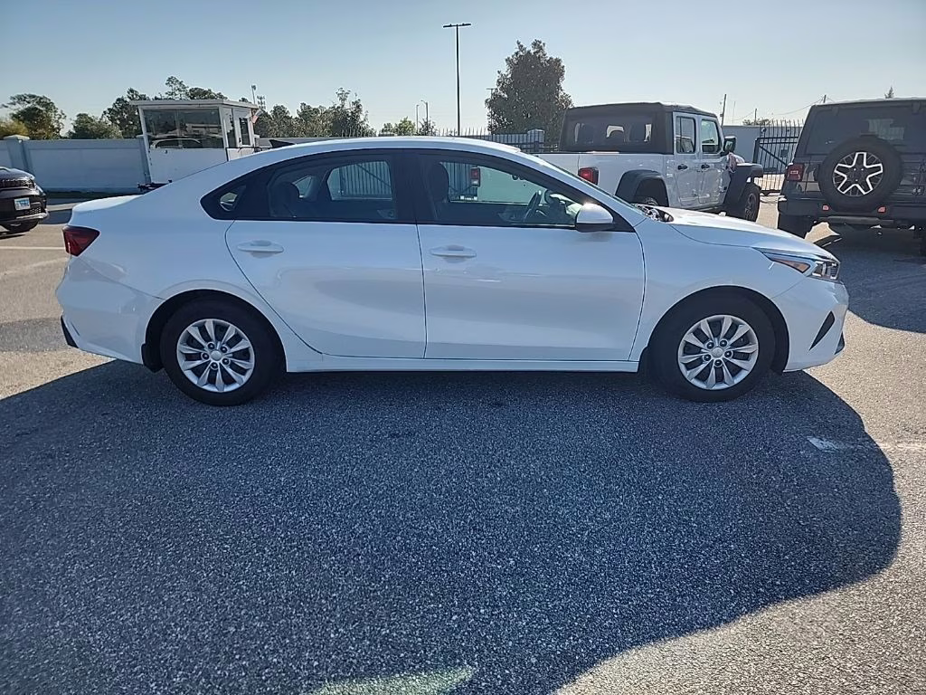 2024 Snow White Pearl Kia Forte LXS FWD Sedan