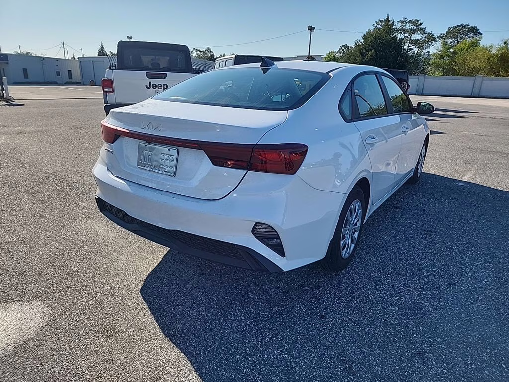 2024 Snow White Pearl Kia Forte LXS FWD Sedan
