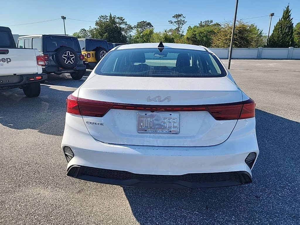 2024 Snow White Pearl Kia Forte LXS FWD Sedan