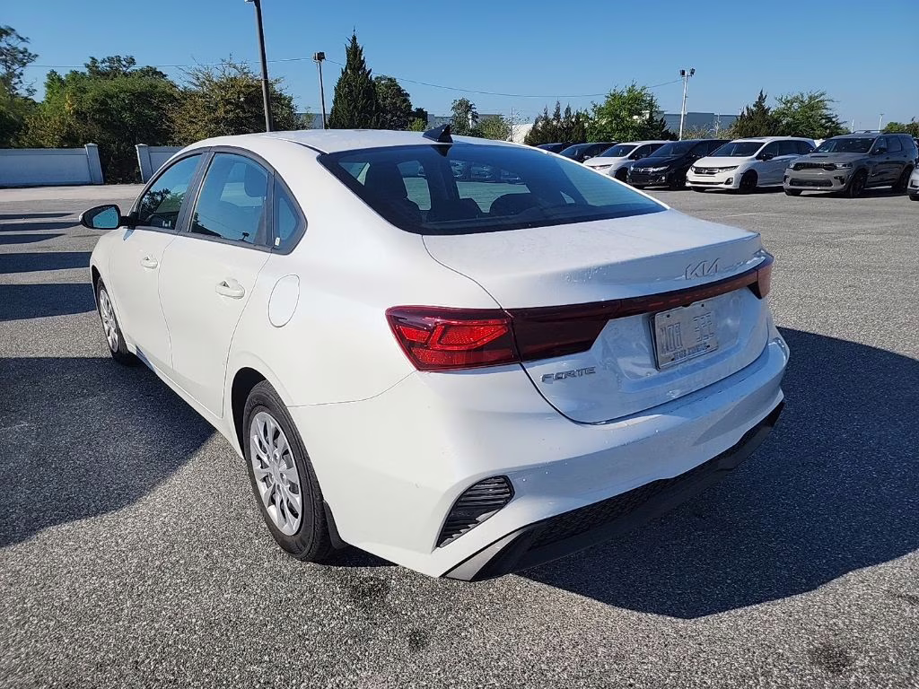 2024 Snow White Pearl Kia Forte LXS FWD Sedan