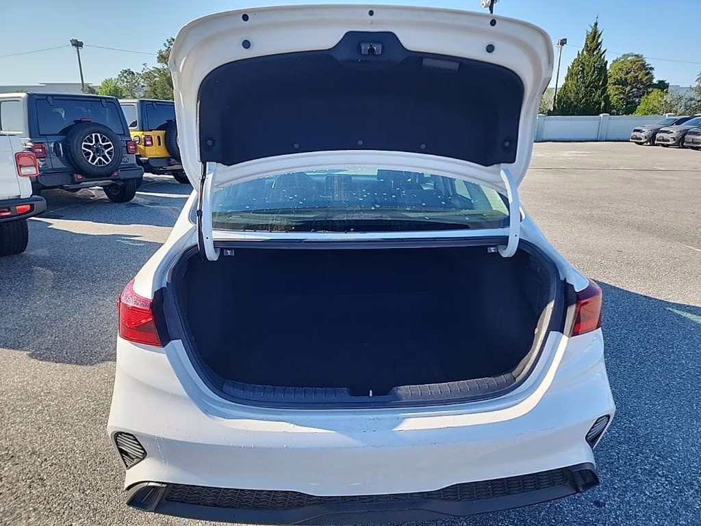 2024 Snow White Pearl Kia Forte LXS FWD Sedan