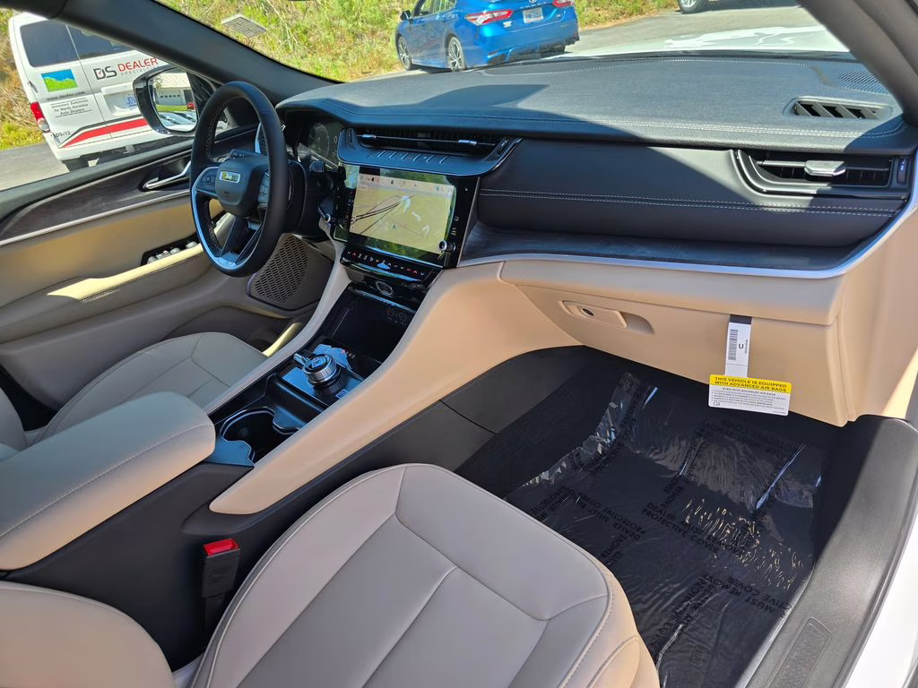 2026 Bright White Clearcoat Jeep Grand Cherokee L Limited 4X4 SUV