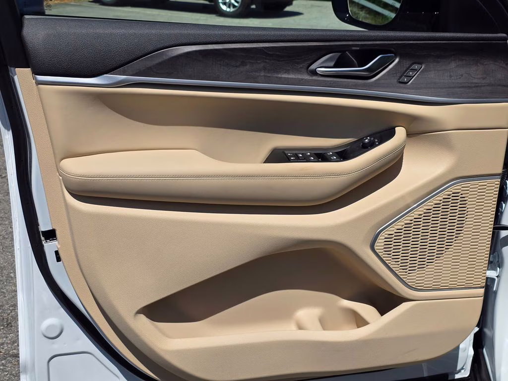 2026 Bright White Clearcoat Jeep Grand Cherokee L Limited 4X4 SUV