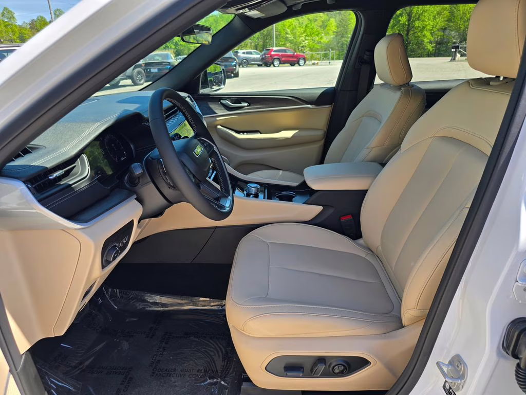 2026 Bright White Clearcoat Jeep Grand Cherokee L Limited 4X4 SUV