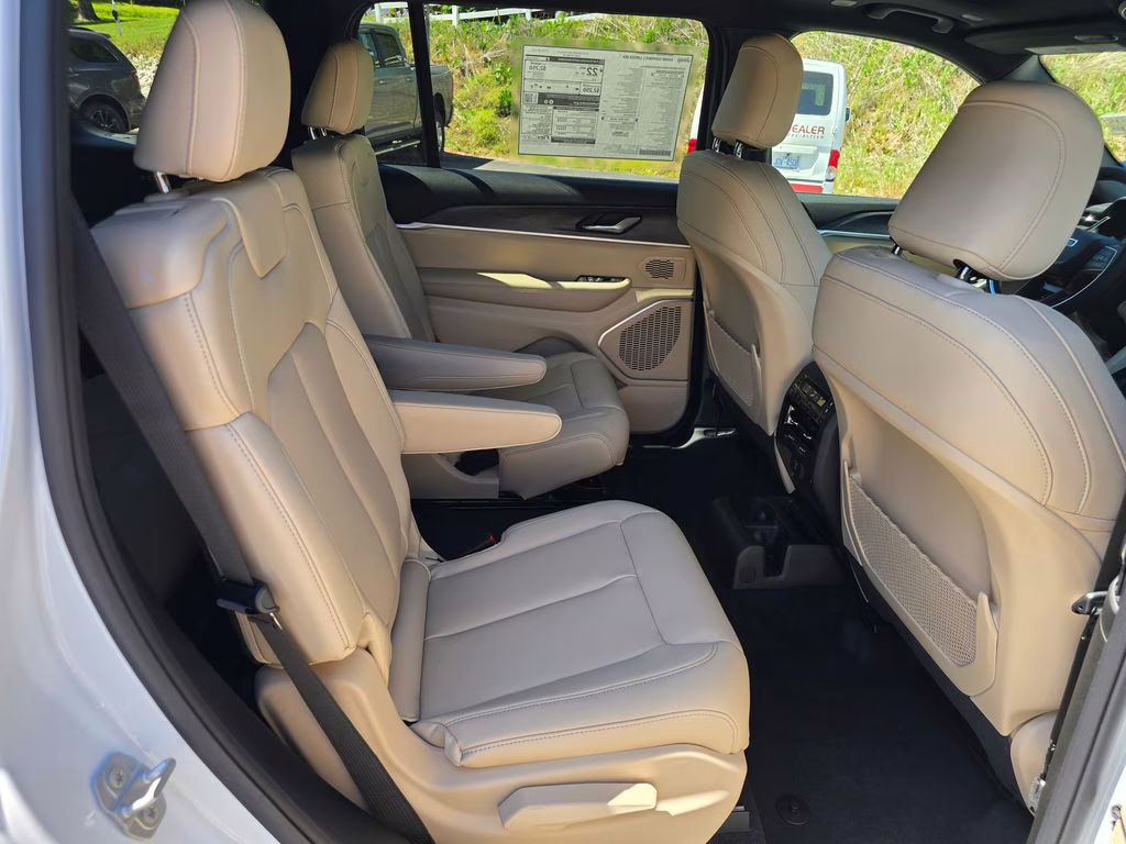 2026 Bright White Clearcoat Jeep Grand Cherokee L Limited 4X4 SUV