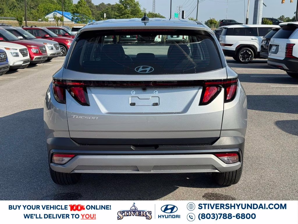 2026 Shimmering Silver Hyundai Tucson SE FWD SUV