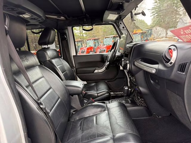 2012 Bright Silver Metallic Clearcoat Jeep Wrangler Unlimited Rubicon 4X4 SUV