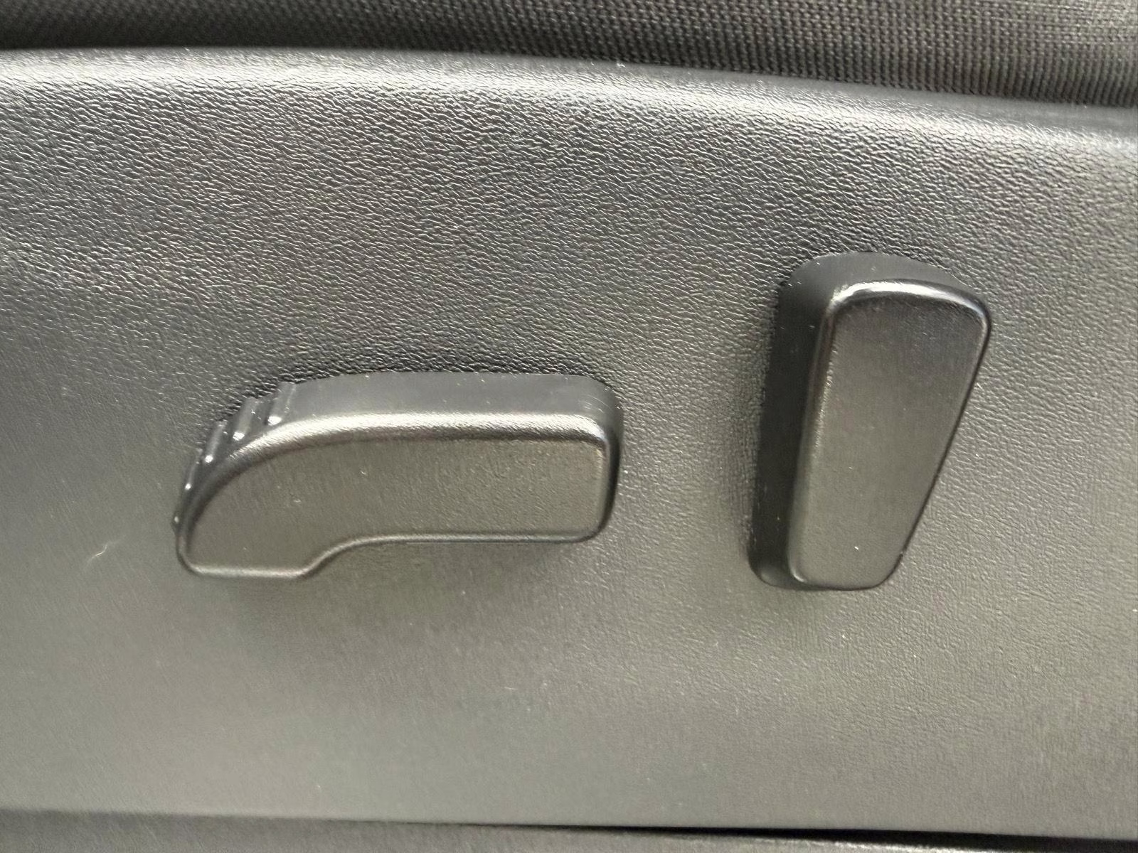 2023 Glacier White Nissan Frontier SV 4X4 Truck