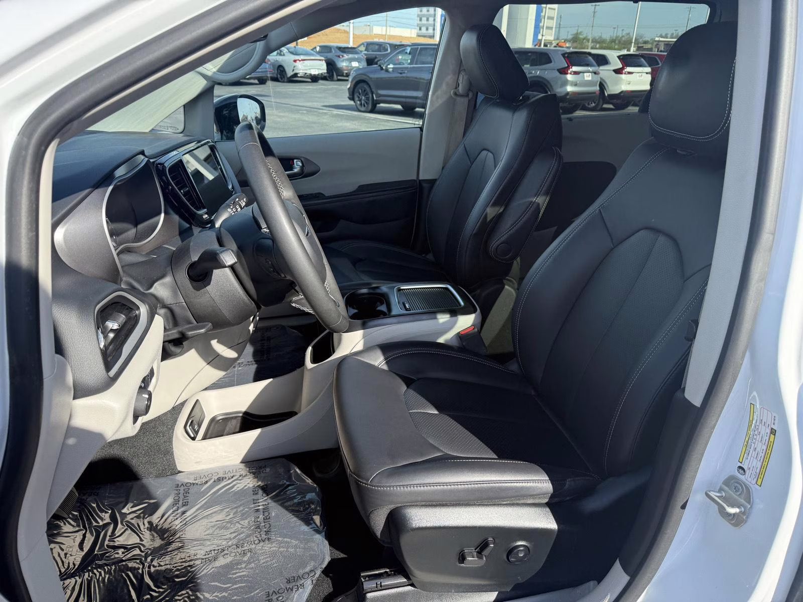 2024 Bright White Clearcoat Chrysler Pacifica Touring L FWD Van