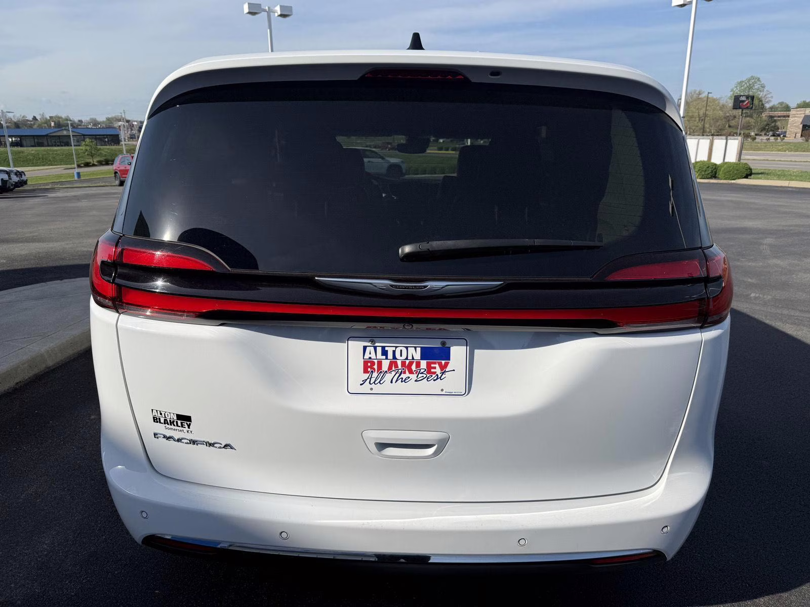 2024 Bright White Clearcoat Chrysler Pacifica Touring L FWD Van