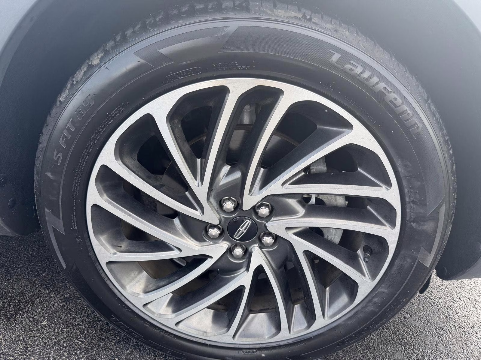2019 Ingot Silver Metallic Lincoln Nautilus Reserve AWD SUV