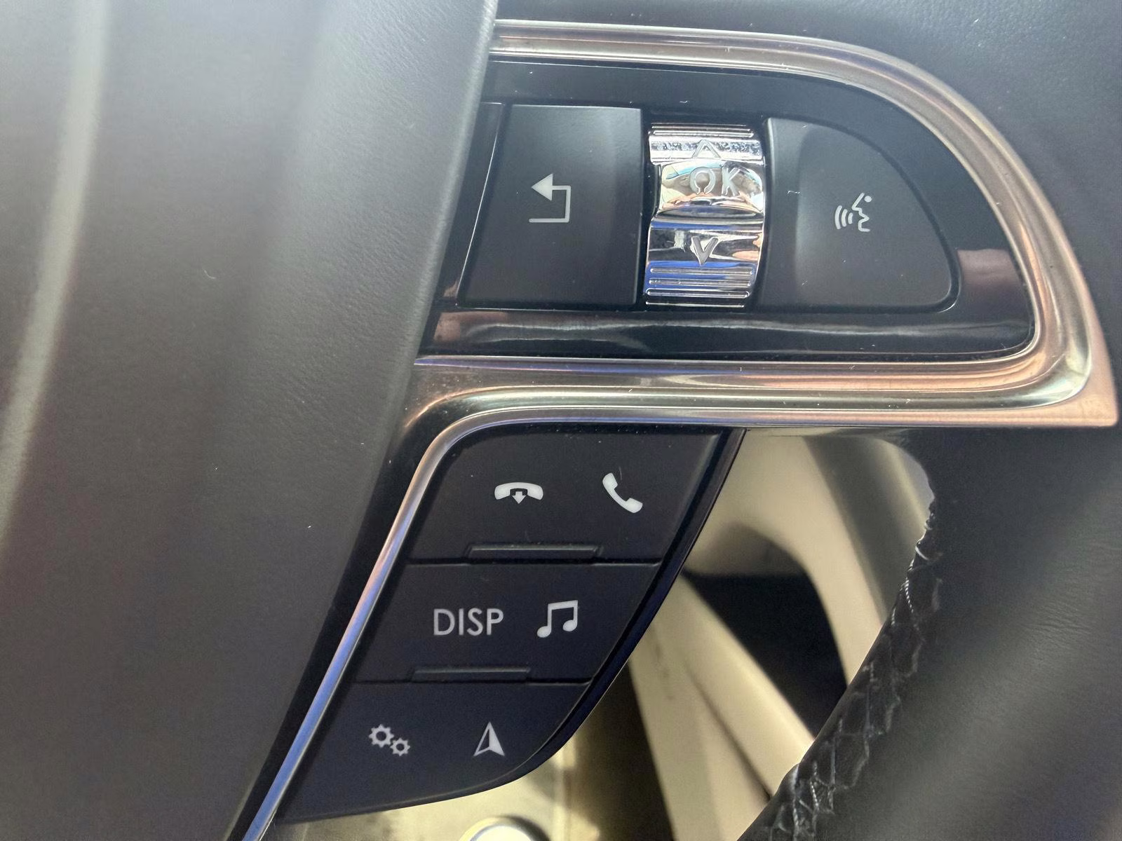 2019 Ingot Silver Metallic Lincoln Nautilus Reserve AWD SUV
