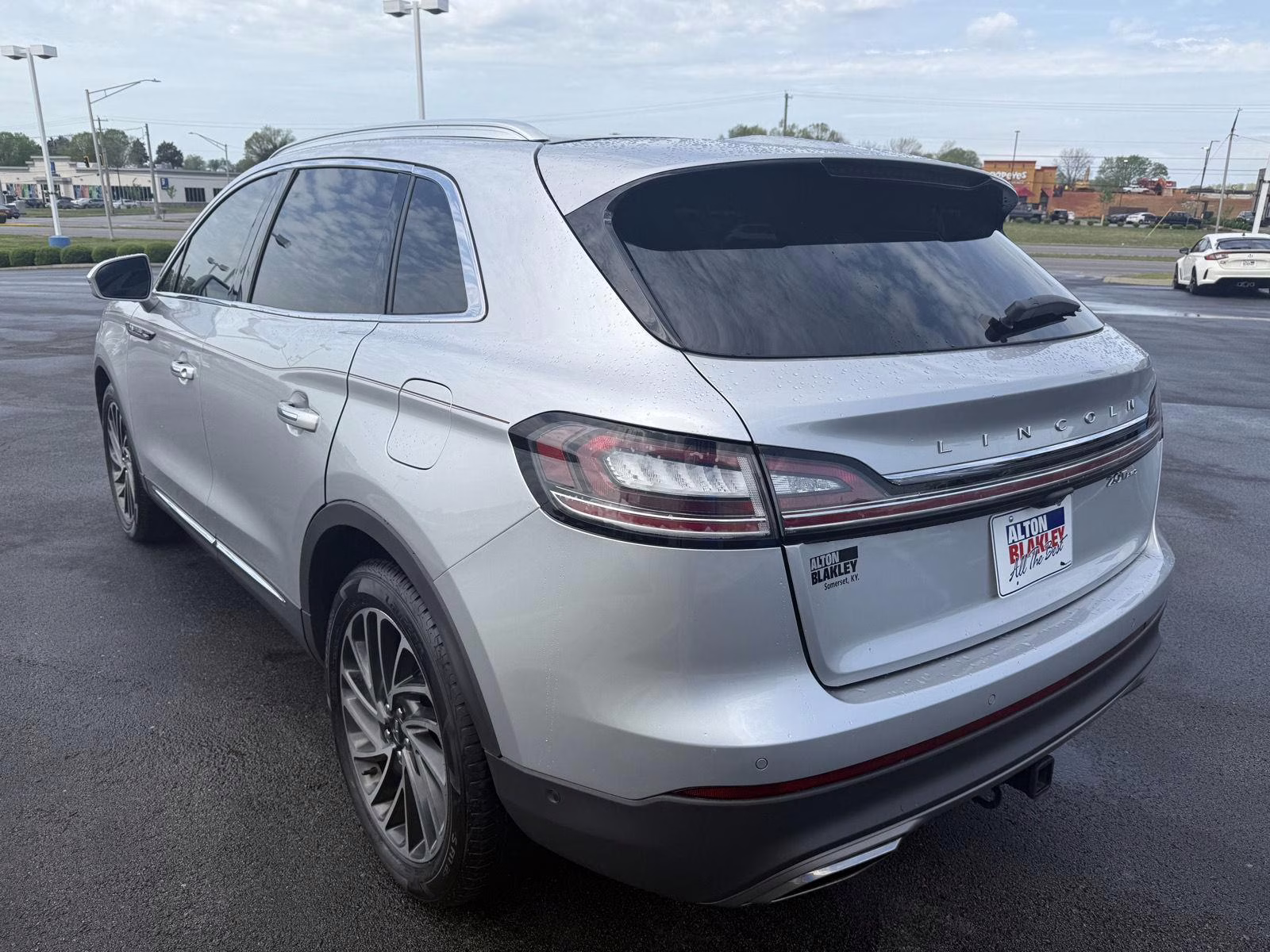2019 Ingot Silver Metallic Lincoln Nautilus Reserve AWD SUV