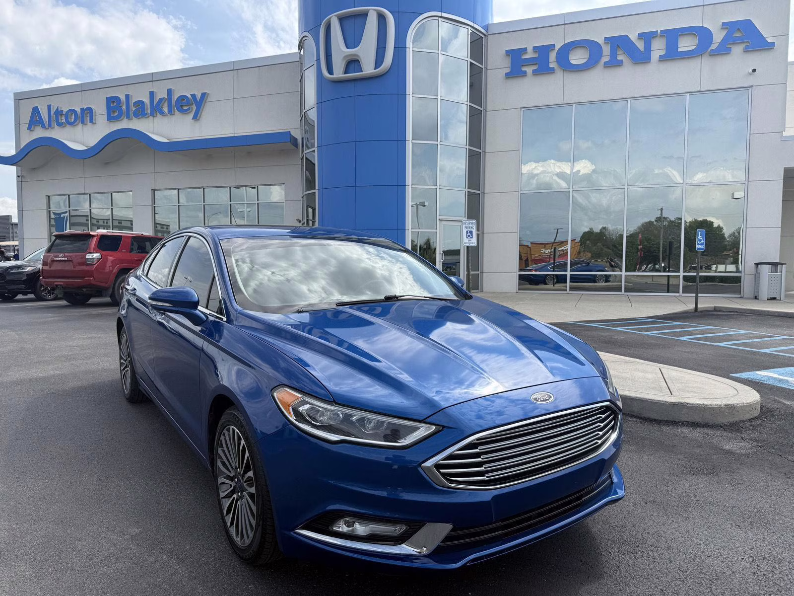 2017 Ford Fusion SE FWD Sedan