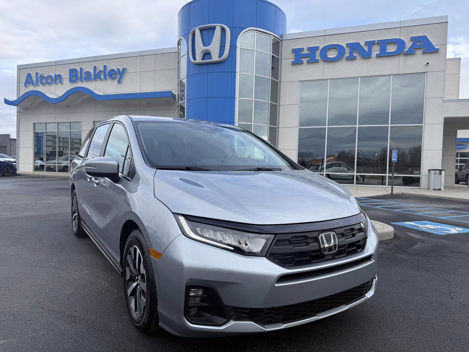 2026 Solar Silver Metallic Honda Odyssey EX-L FWD Van