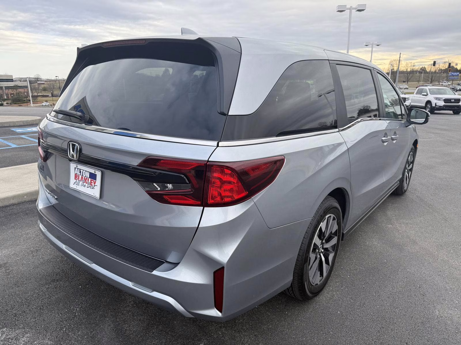 2026 Solar Silver Metallic Honda Odyssey EX-L FWD Van