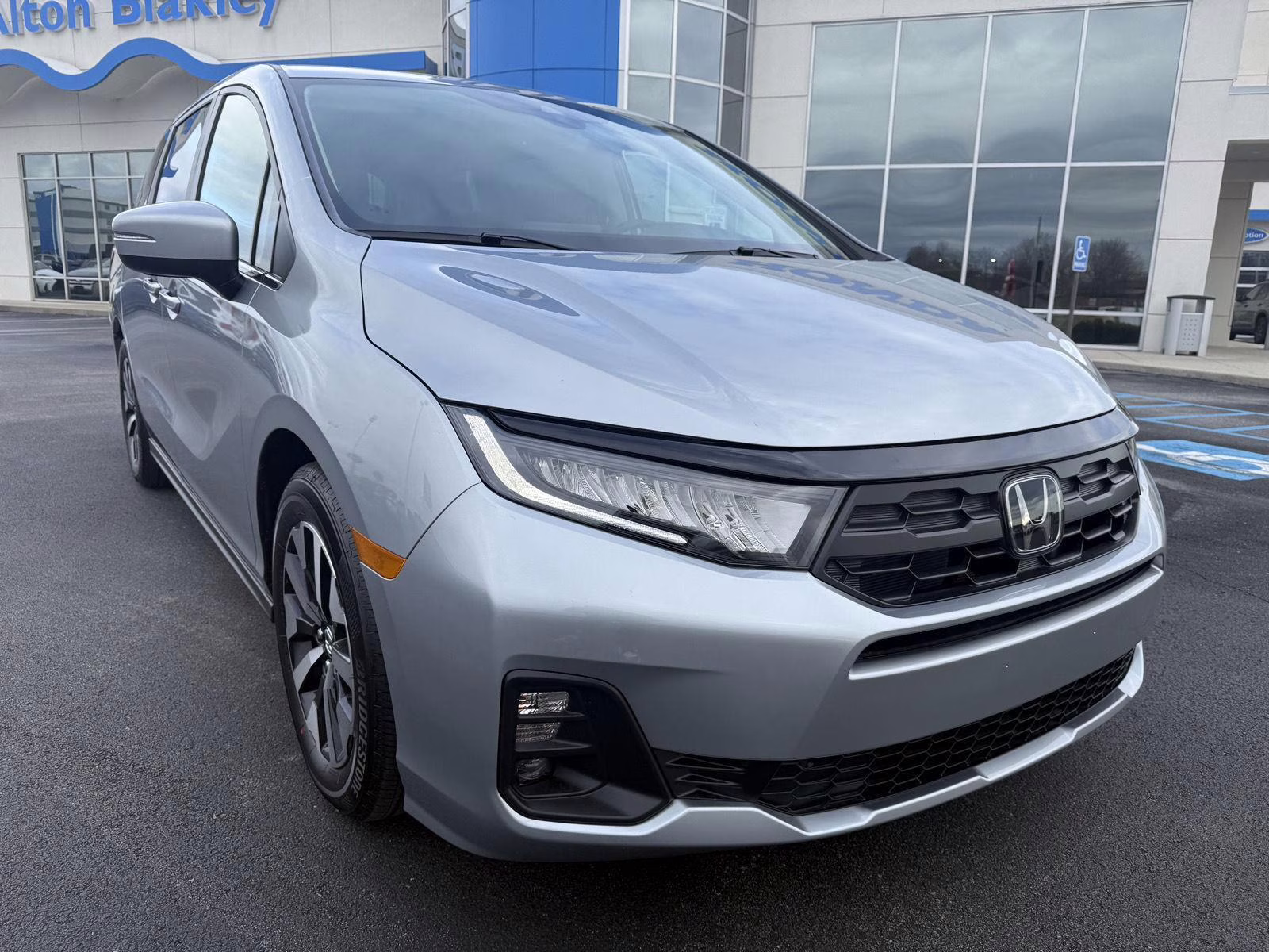 2026 Solar Silver Metallic Honda Odyssey EX-L FWD Van