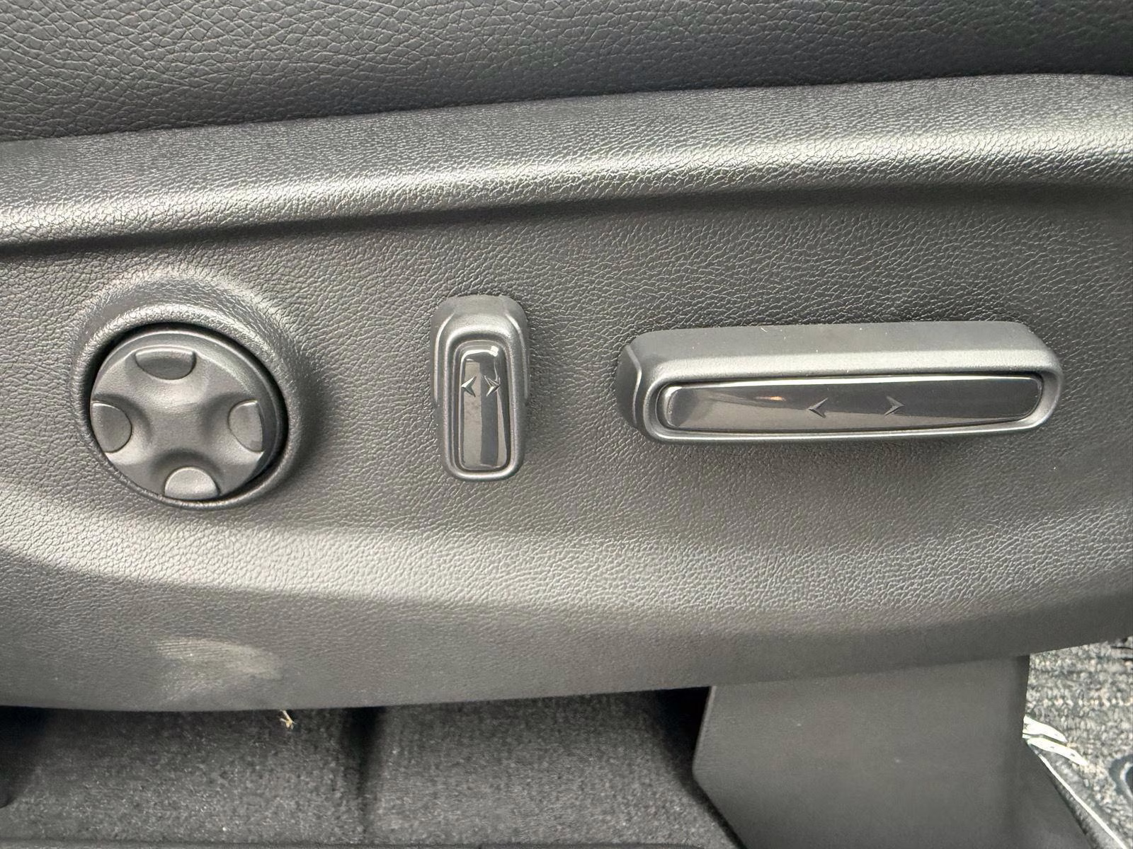 2026 Solar Silver Metallic Honda Odyssey EX-L FWD Van