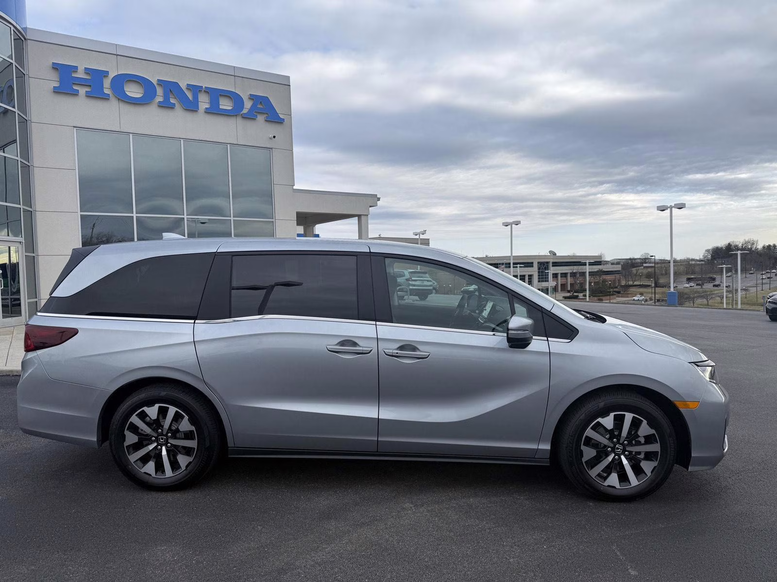 2026 Solar Silver Metallic Honda Odyssey EX-L FWD Van