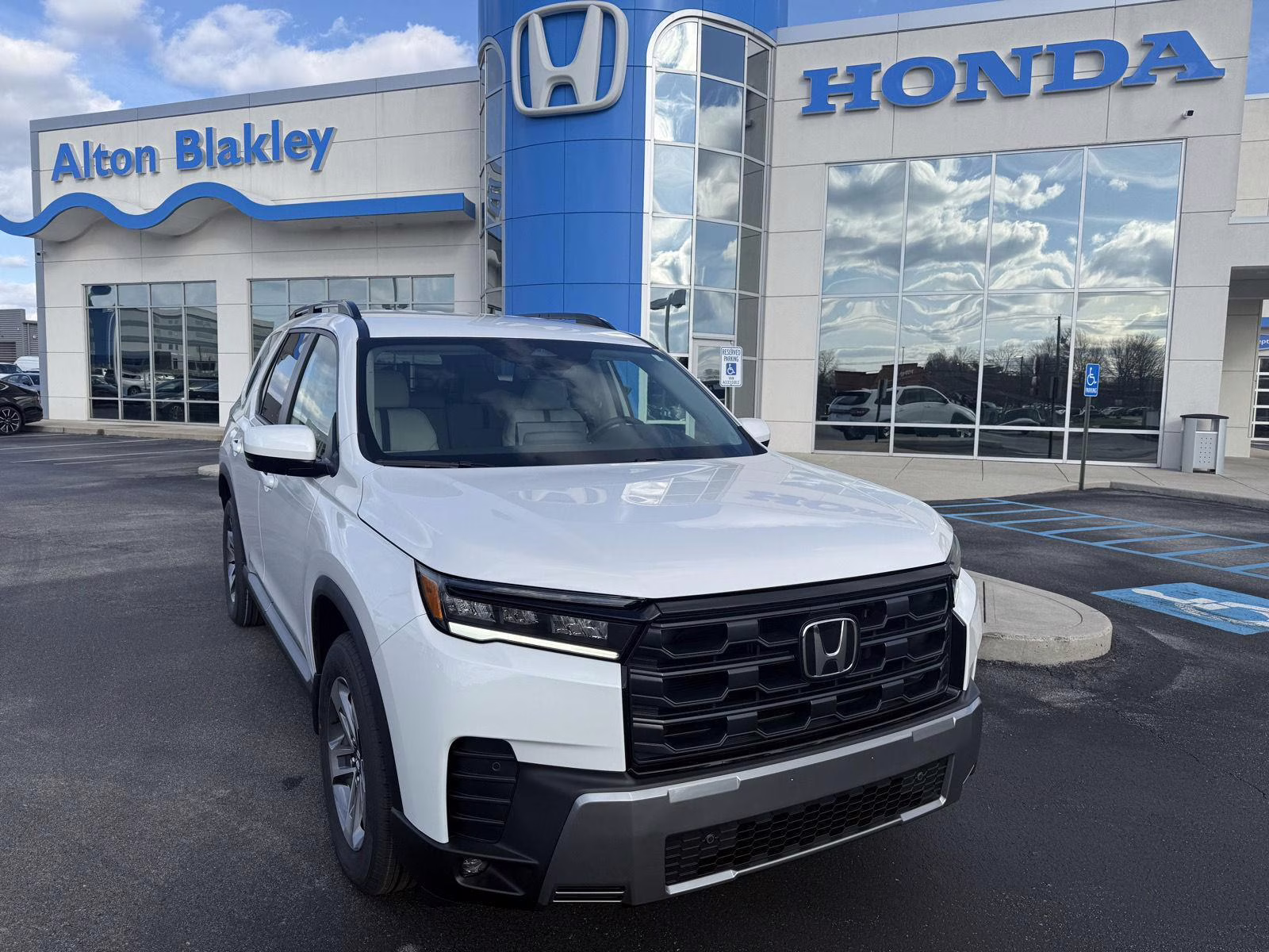 2026 Platinum White Pearl Honda Pilot EX-L AWD SUV