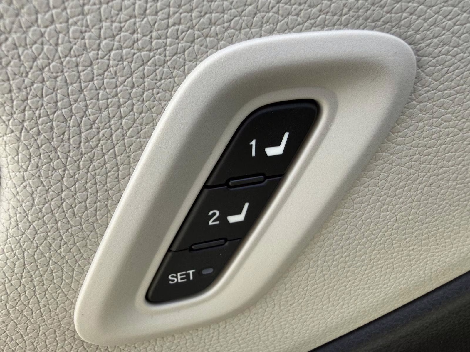 2026 Platinum White Pearl Honda Pilot EX-L AWD SUV