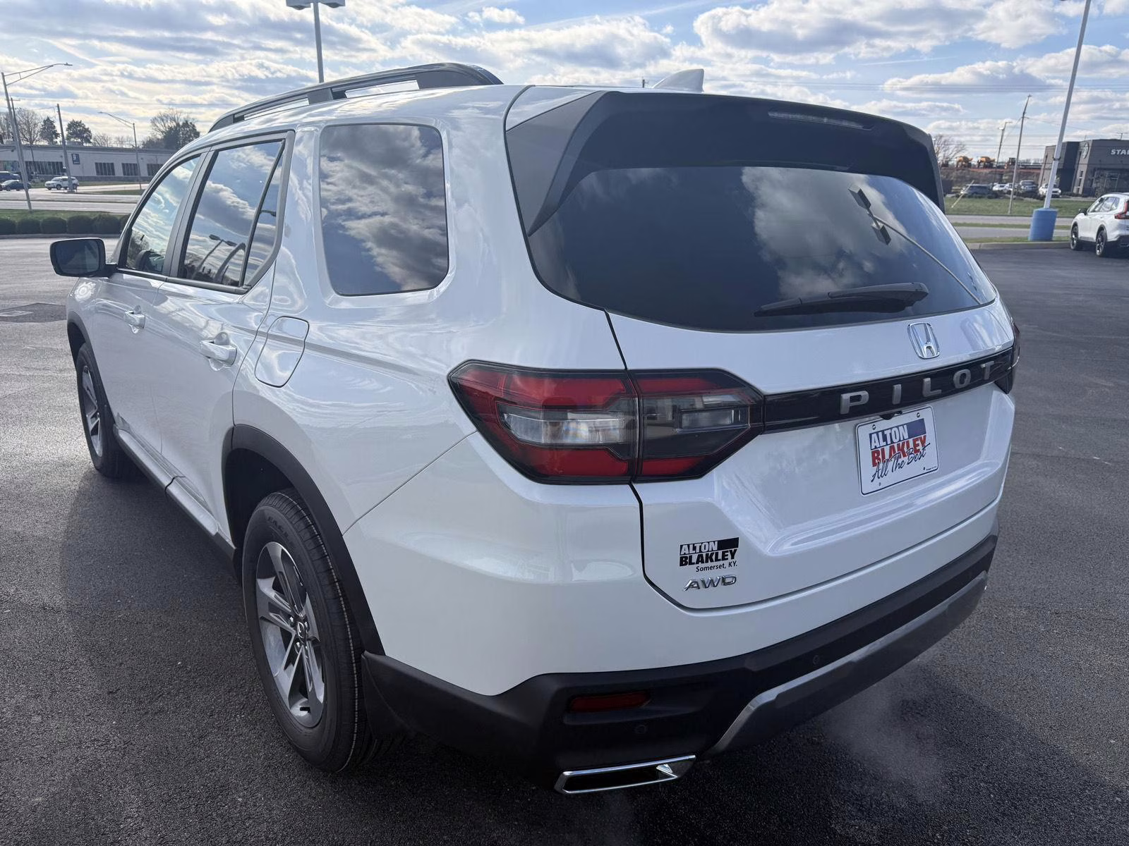 2026 Platinum White Pearl Honda Pilot EX-L AWD SUV