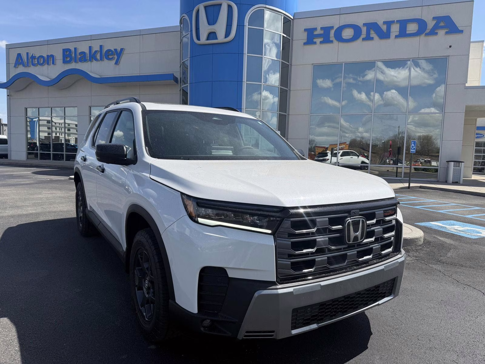2026 Platinum White Pearl Honda Pilot TrailSport AWD SUV