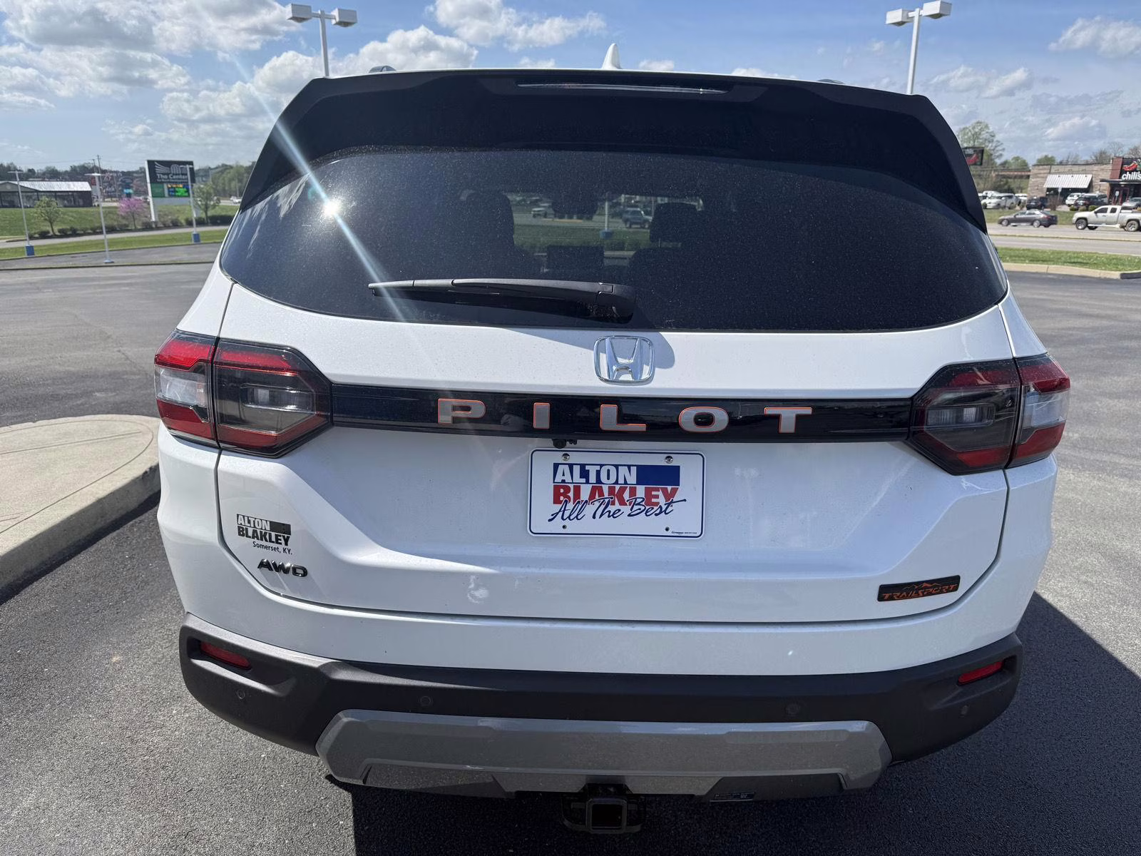 2026 Platinum White Pearl Honda Pilot TrailSport AWD SUV