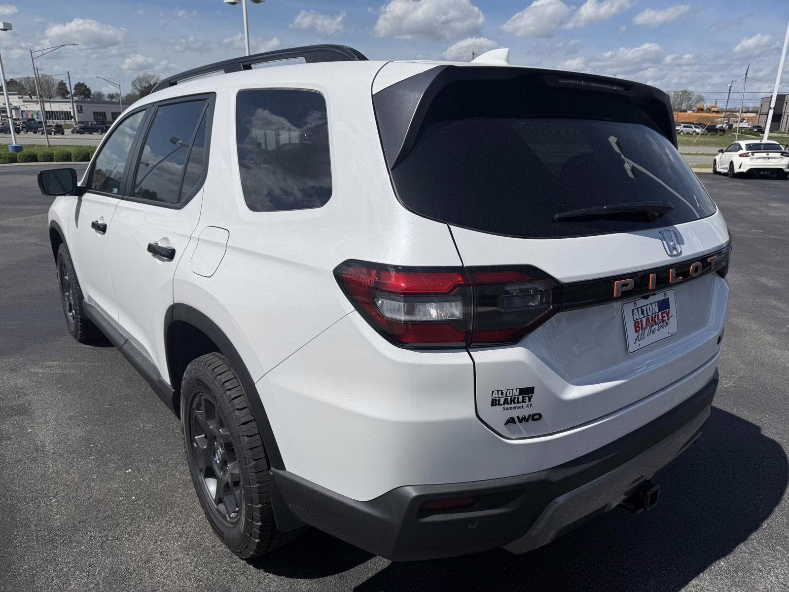 2026 Platinum White Pearl Honda Pilot TrailSport AWD SUV