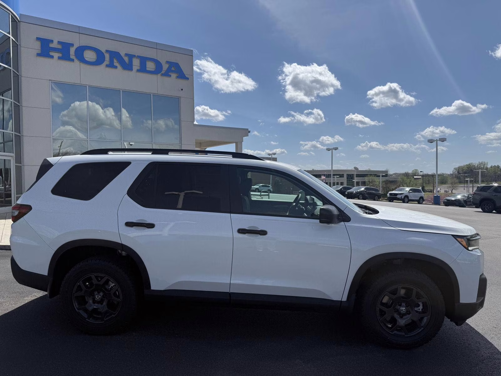 2026 Platinum White Pearl Honda Pilot TrailSport AWD SUV