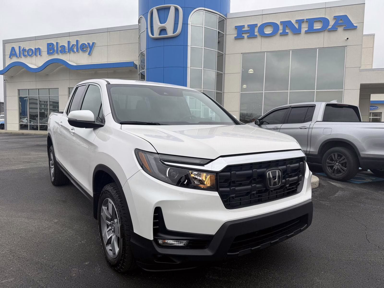 2026 Platinum White Pearl Honda Ridgeline RTL AWD Truck