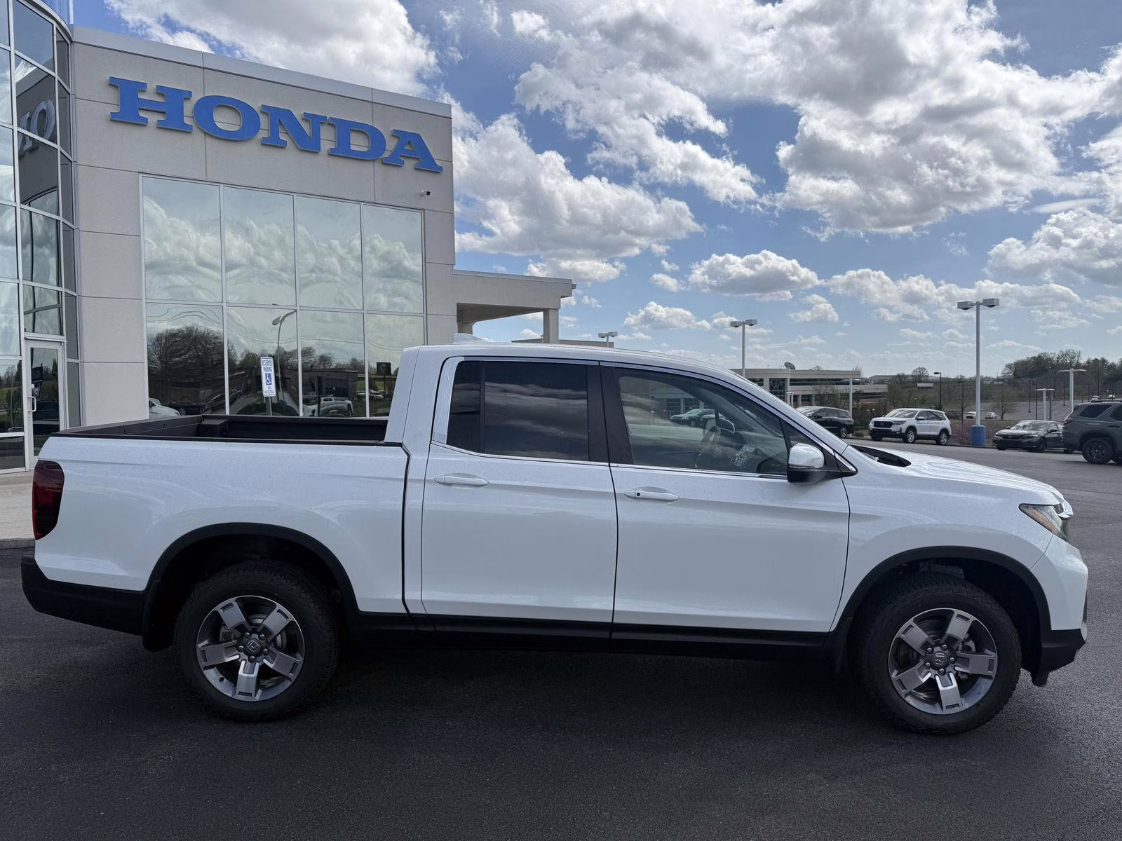 2026 Platinum White Pearl Honda Ridgeline RTL AWD Truck