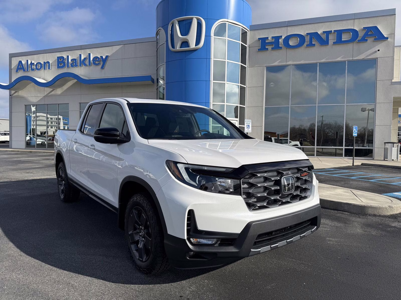 2026 Platinum White Pearl Honda Ridgeline TrailSport AWD Truck