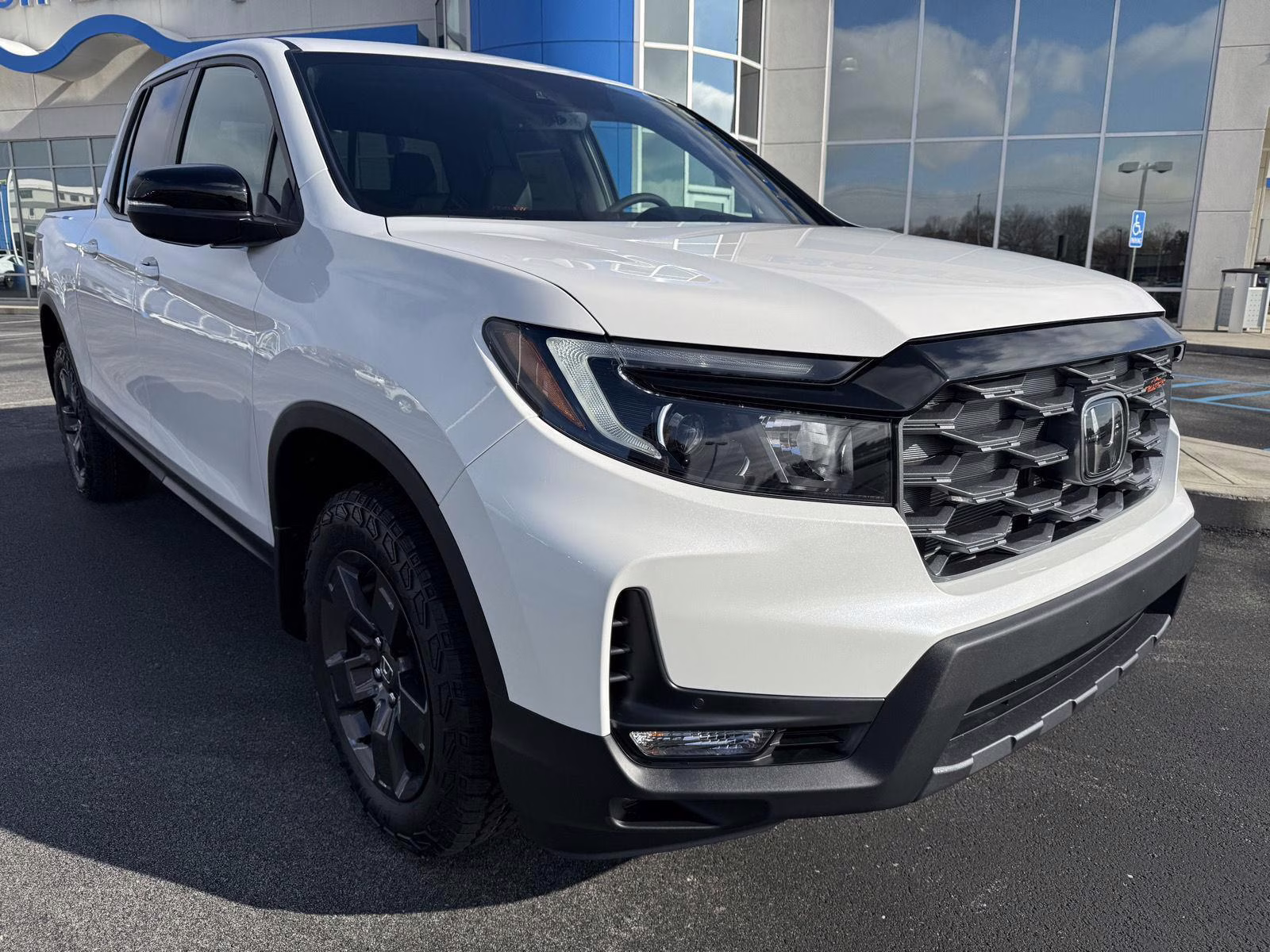 2026 Platinum White Pearl Honda Ridgeline TrailSport AWD Truck
