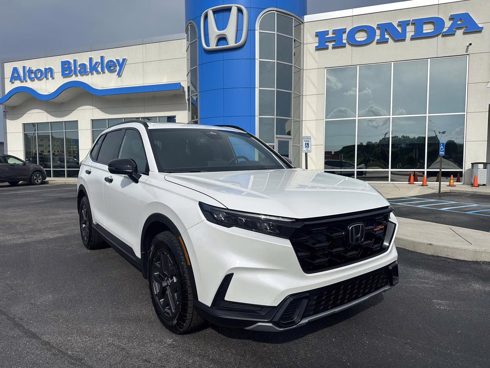2026 PLATINUM WHITE PEARL Honda CR-V Hybrid TrailSport AWD SUV