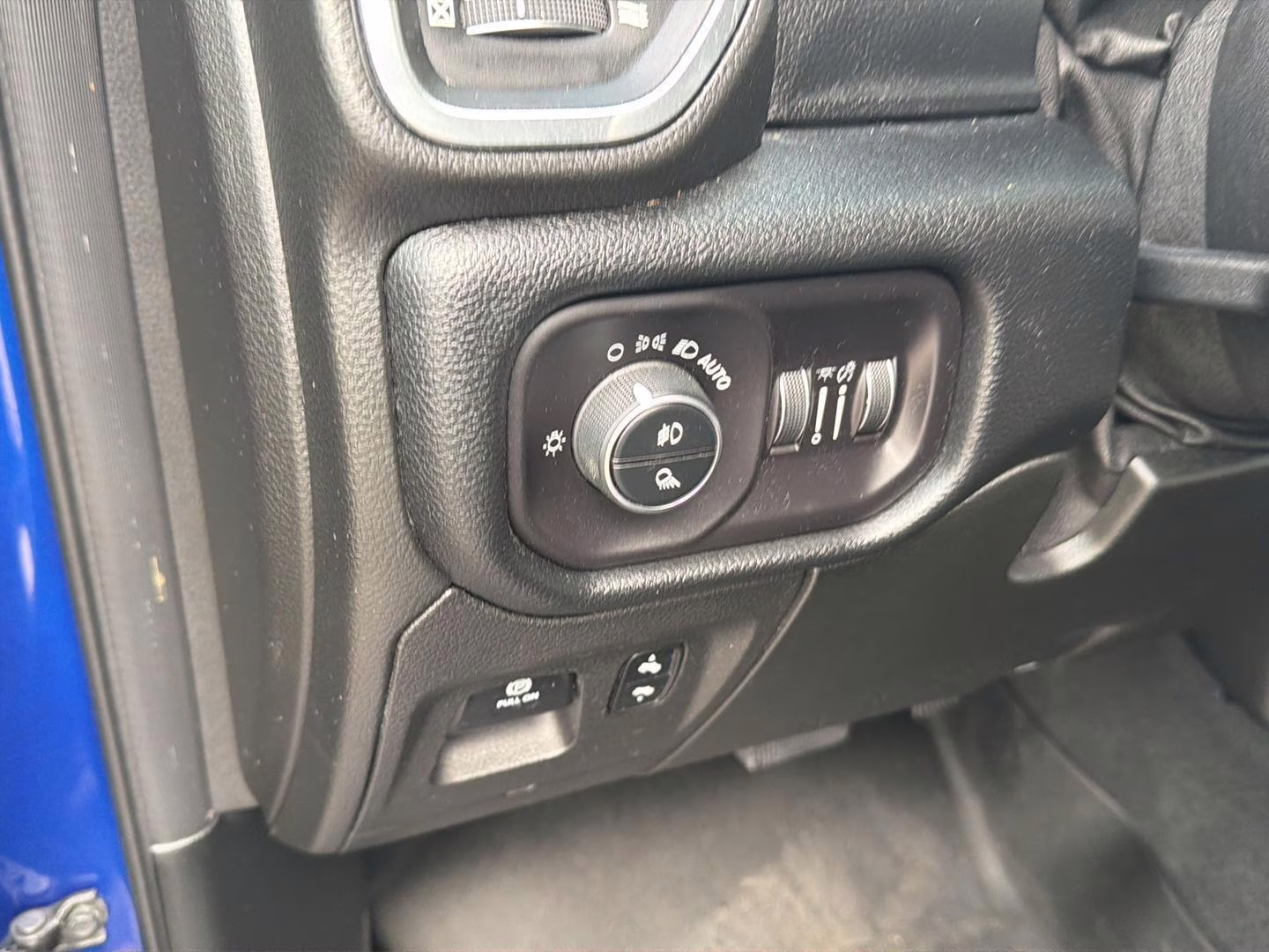 2019 Blue Streak Pearlcoat Ram 1500 Laramie 4X4 Truck