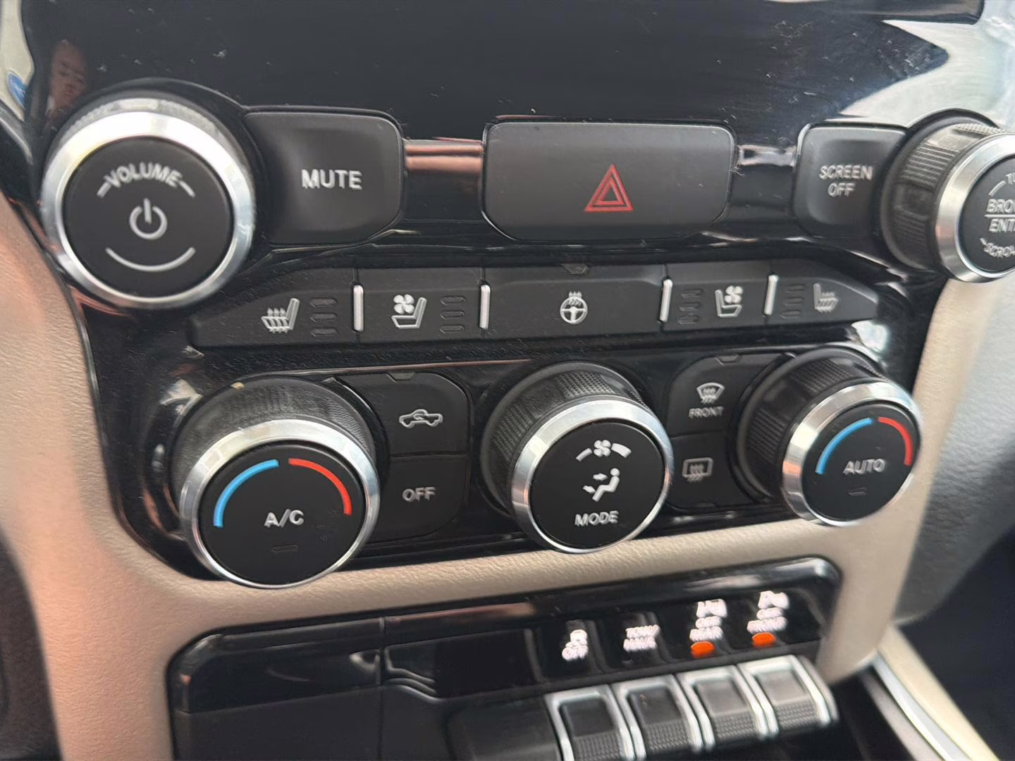 2019 Blue Streak Pearlcoat Ram 1500 Laramie 4X4 Truck