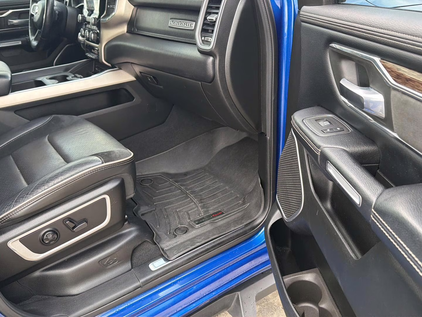 2019 Blue Streak Pearlcoat Ram 1500 Laramie 4X4 Truck
