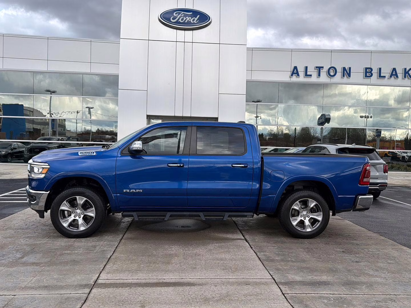 2019 Blue Streak Pearlcoat Ram 1500 Laramie 4X4 Truck