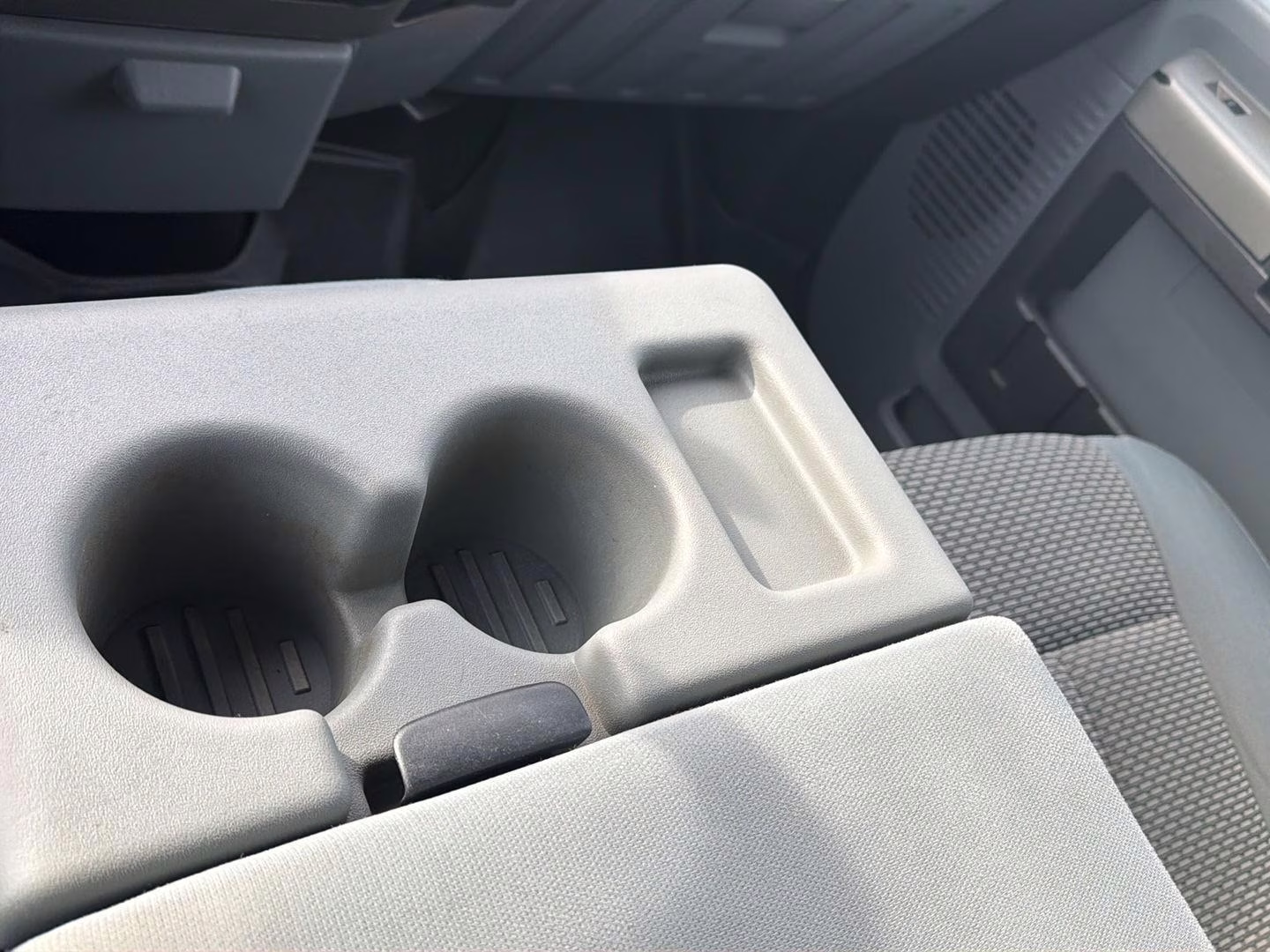 2016 WHITE Ford Super Duty F-350 DRW XLT 4X4 Truck