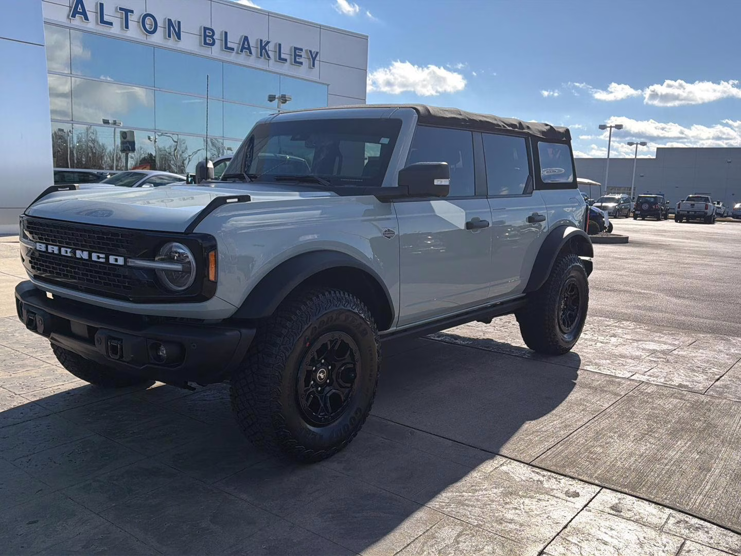 2022 Cactus Gray Ford Bronco Wildtrak Advanced 4X4 SUV