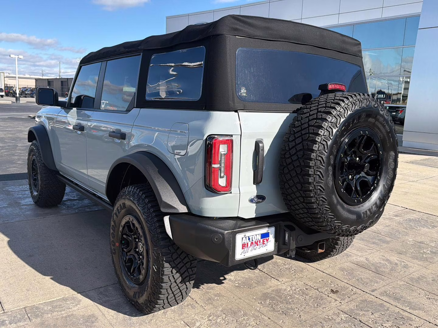 2022 Cactus Gray Ford Bronco Wildtrak Advanced 4X4 SUV